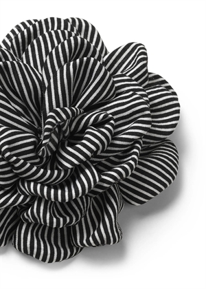 MN rose Brooch Stripe Black/White Mads Nørgaard 